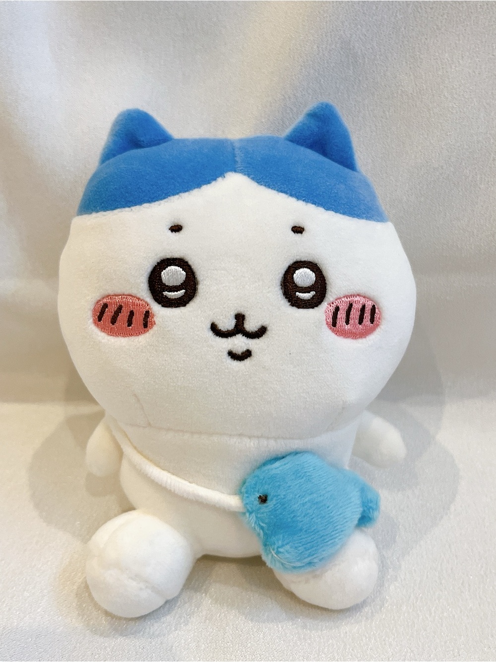 NWOT nagano chiikawa hachiware carrying blue bag mascot plush